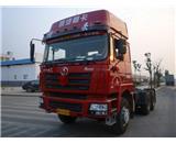 陕汽（qì）德龙（lóng）460匹（pǐ）马力牵引车